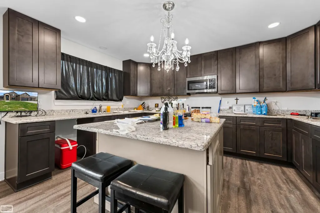 53253 Sams Lane Chesterfield Township MI 48047