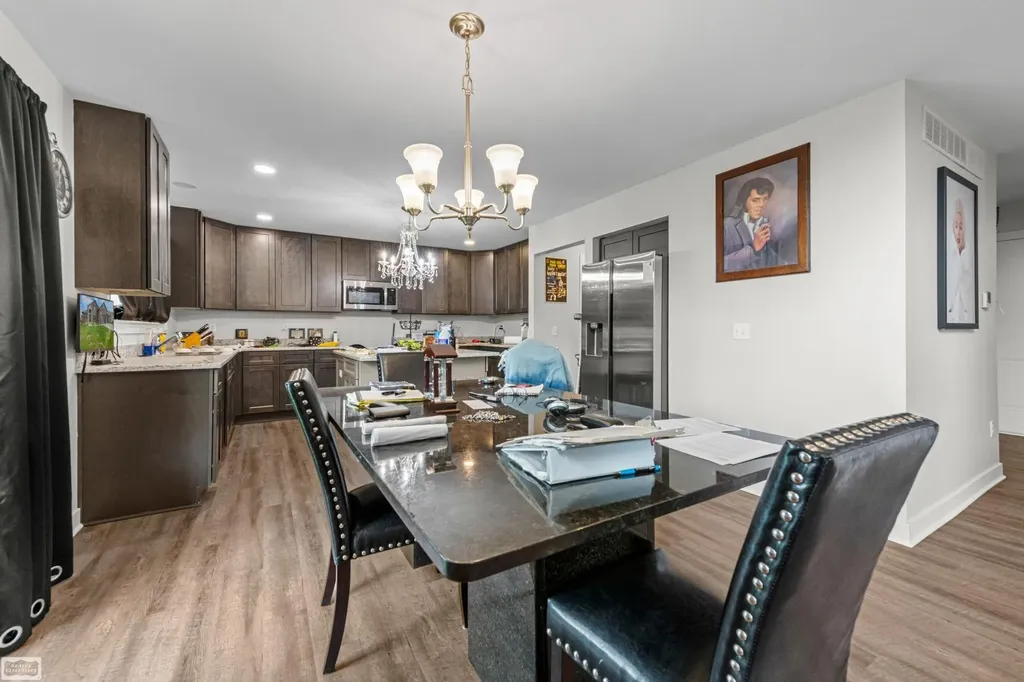 53253 Sams Lane Chesterfield Township MI 48047