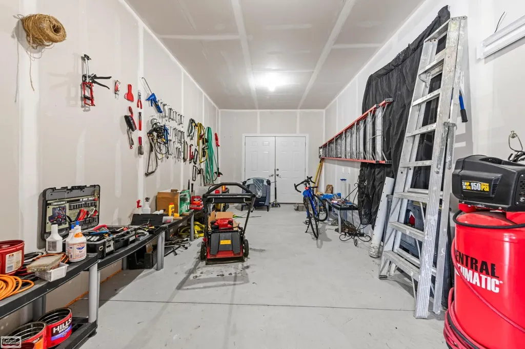 53253 Sams Lane Chesterfield Township MI 48047
