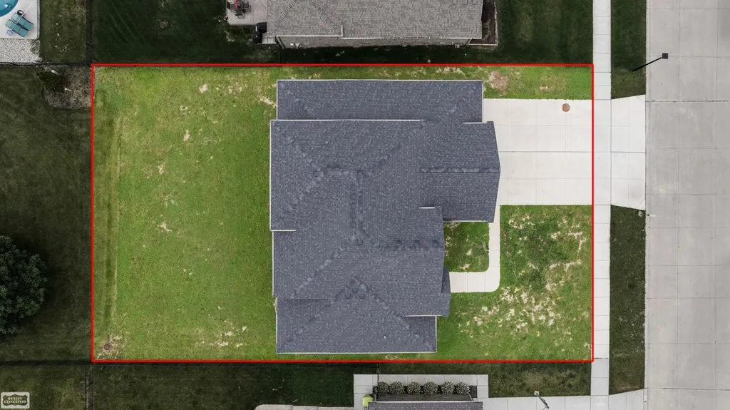 53253 Sams Lane Chesterfield Township MI 48047