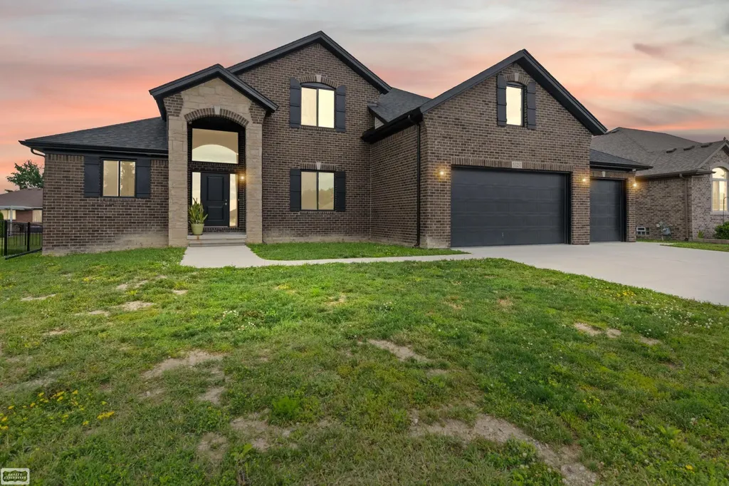 53253 Sams Lane Chesterfield Township MI 48047