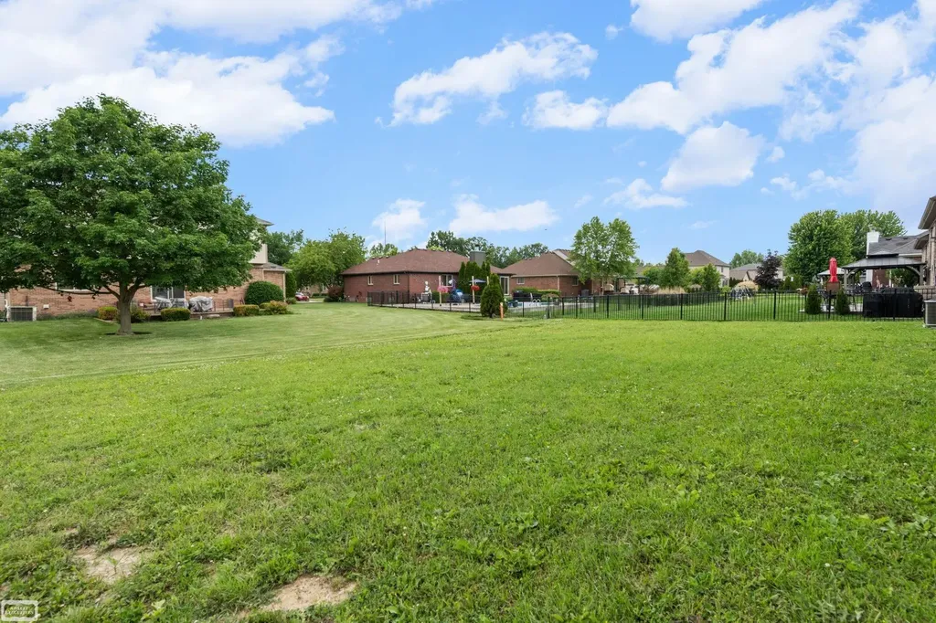 53253 Sams Lane Chesterfield Township MI 48047