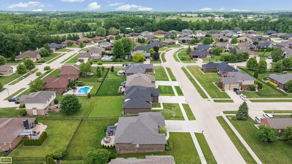 53253 Sams Lane Chesterfield Township MI 48047