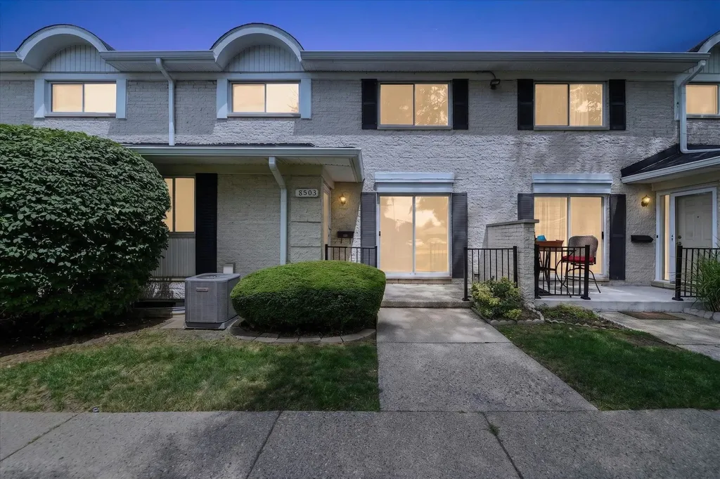 8503 Winchester Dr Drive Sterling Heights City MI 48313