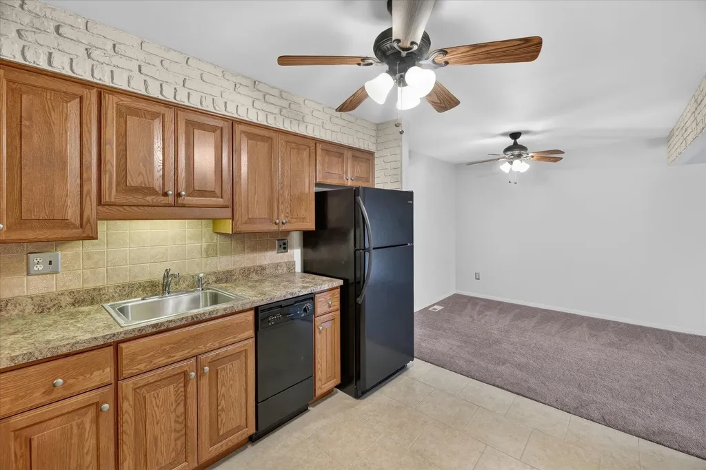 8503 Winchester Dr Drive Sterling Heights City MI 48313
