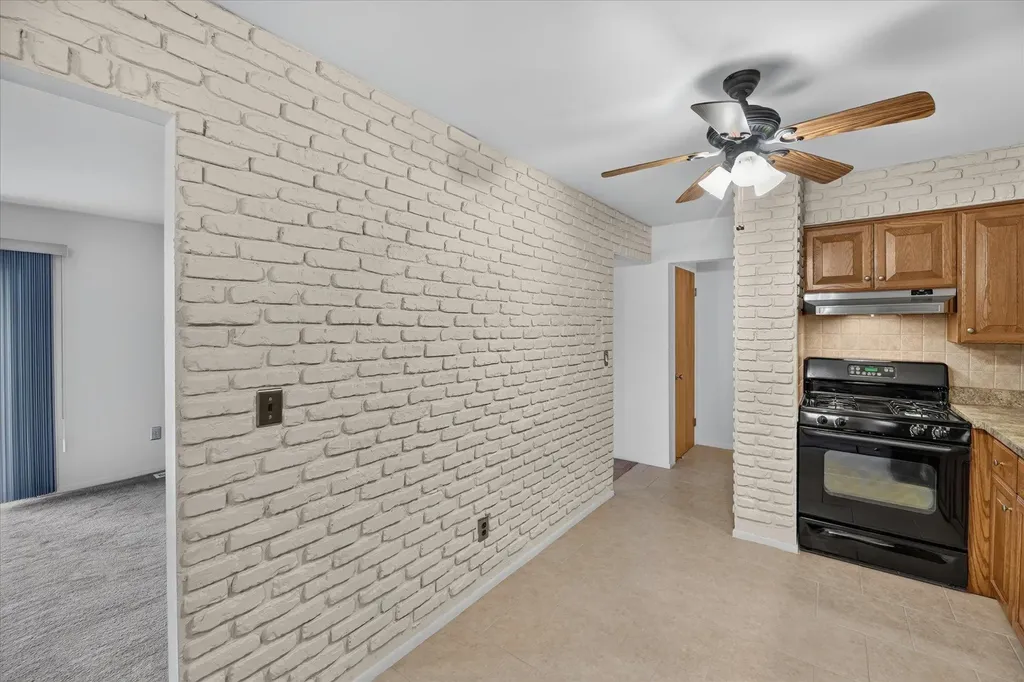 8503 Winchester Dr Drive Sterling Heights City MI 48313