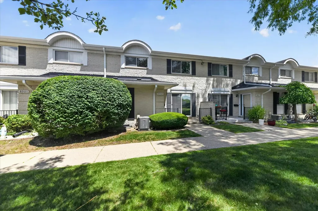 8503 Winchester Dr Drive Sterling Heights City MI 48313