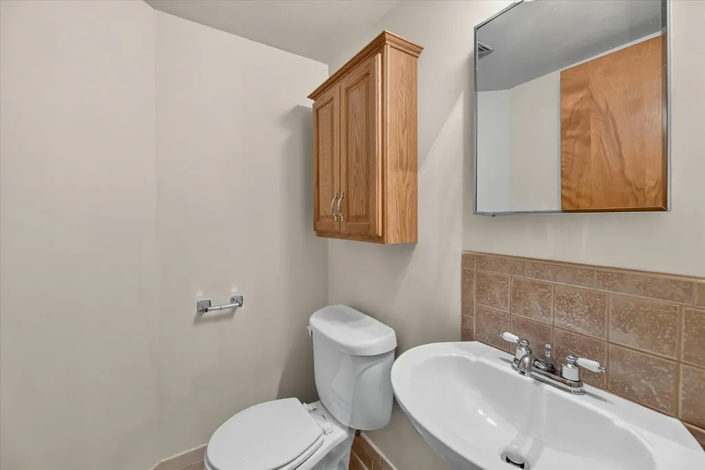8503 Winchester Dr Drive Sterling Heights City MI 48313