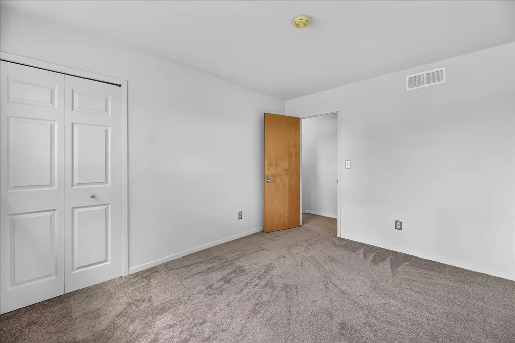 8503 Winchester Dr Drive Sterling Heights City MI 48313
