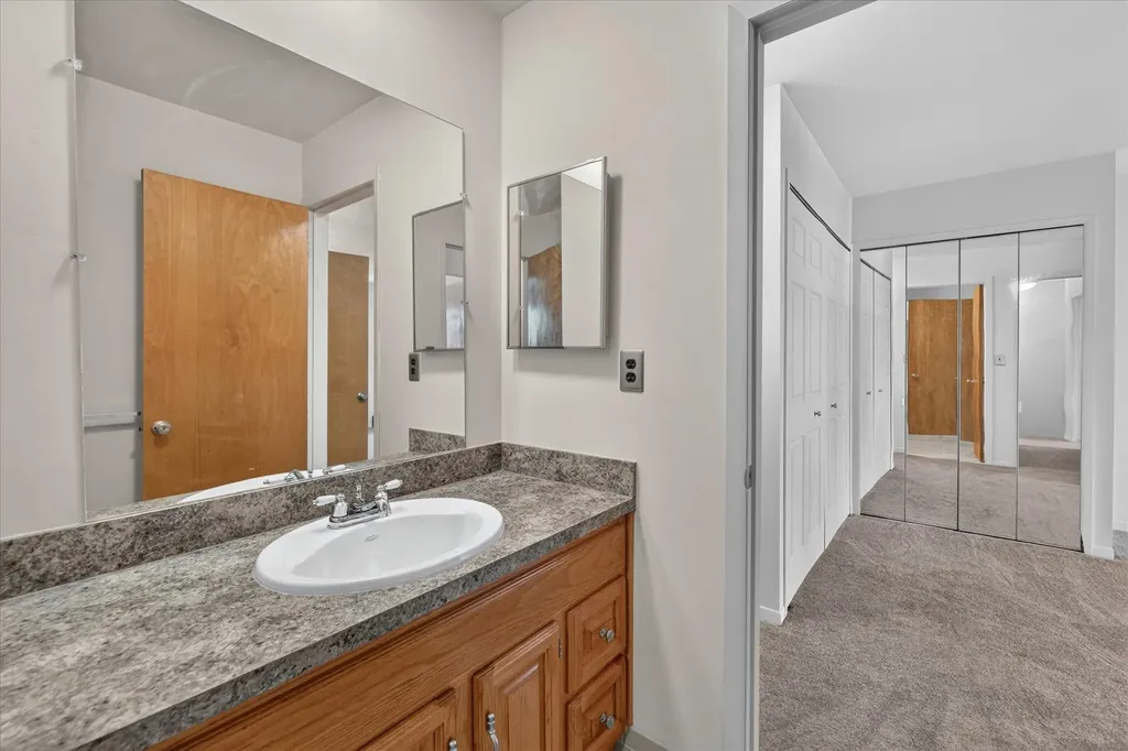 8503 Winchester Dr Drive Sterling Heights City MI 48313
