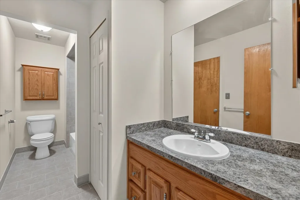 8503 Winchester Dr Drive Sterling Heights City MI 48313
