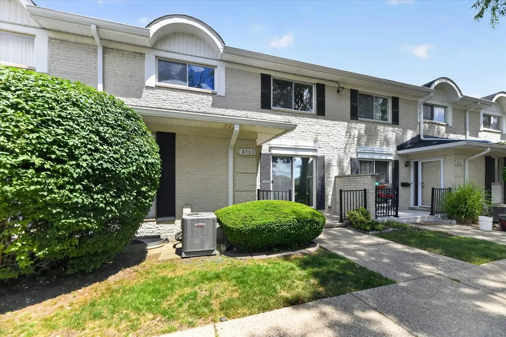8503 Winchester Dr Drive Sterling Heights City MI 48313