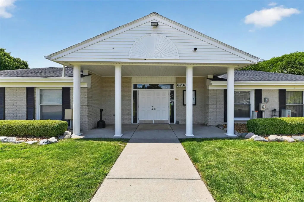 8503 Winchester Dr Drive Sterling Heights City MI 48313
