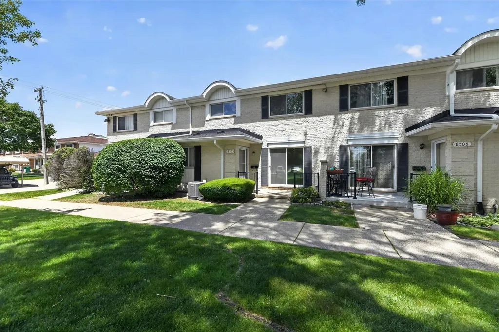 8503 Winchester Dr Drive Sterling Heights City MI 48313