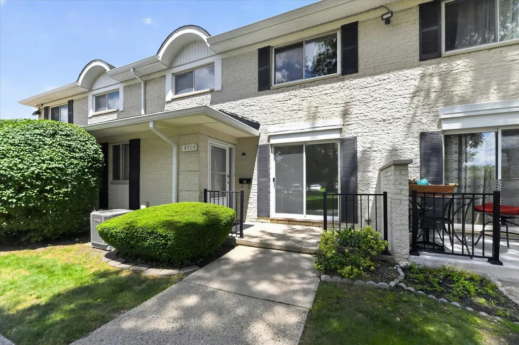 8503 Winchester Dr Drive Sterling Heights City MI 48313