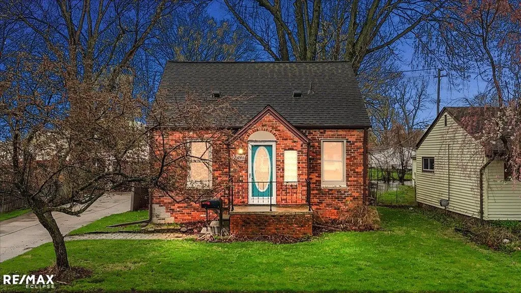 21740 Francis Street St. Clair Shores City MI 48082
