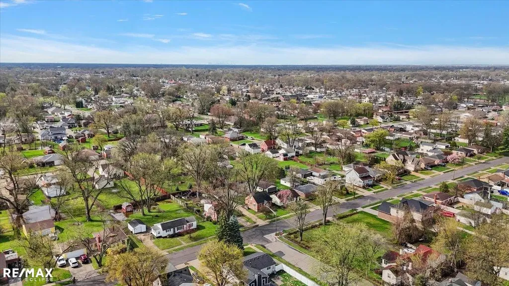 21740 Francis Street St. Clair Shores City MI 48082
