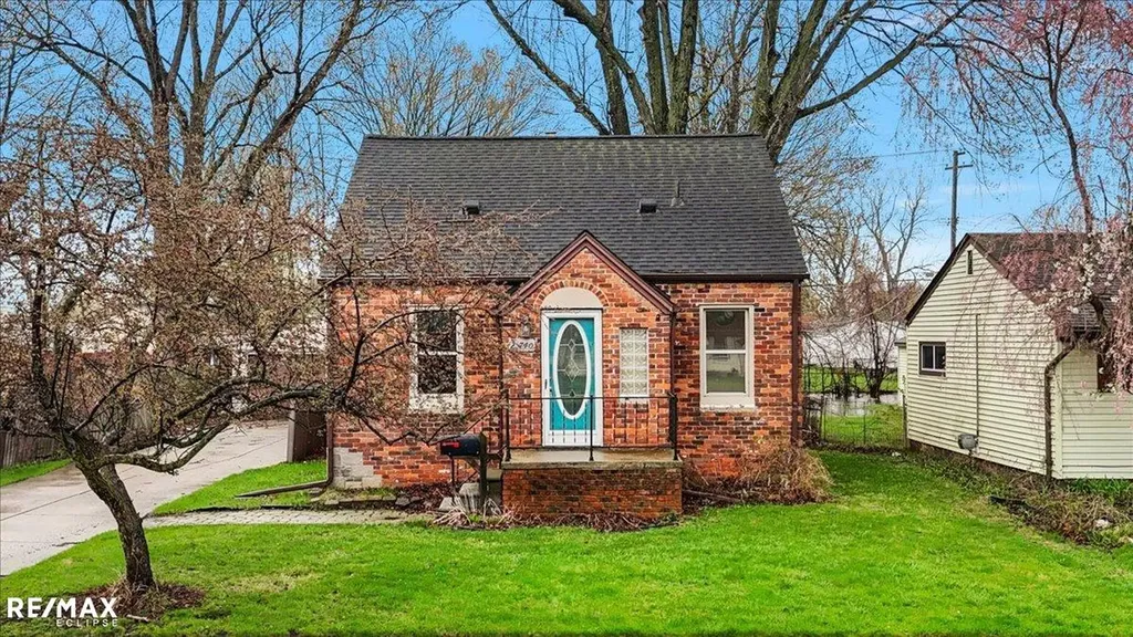 21740 Francis Street St. Clair Shores City MI 48082