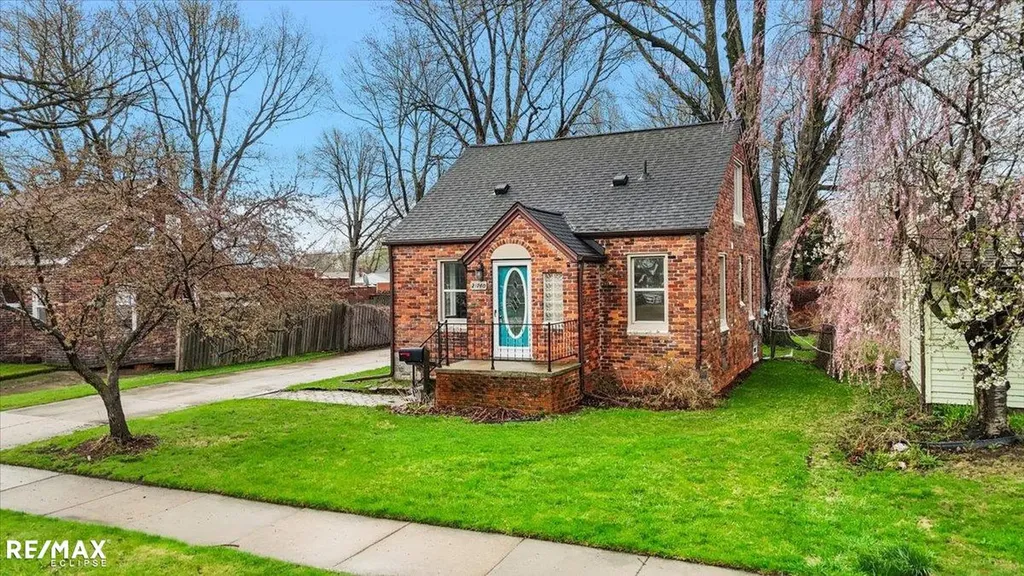 21740 Francis Street St. Clair Shores City MI 48082