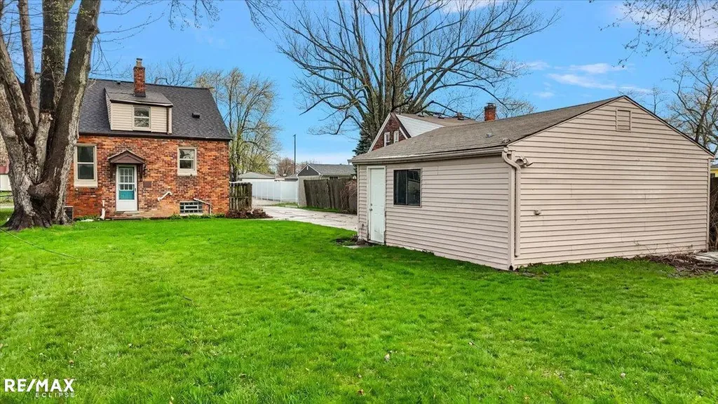21740 Francis Street St. Clair Shores City MI 48082