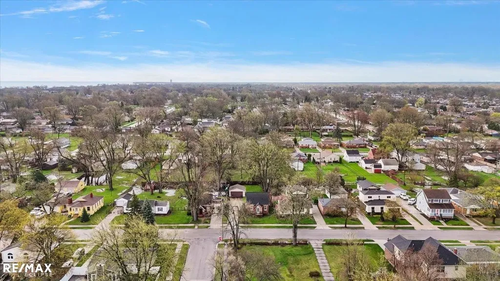 21740 Francis Street St. Clair Shores City MI 48082