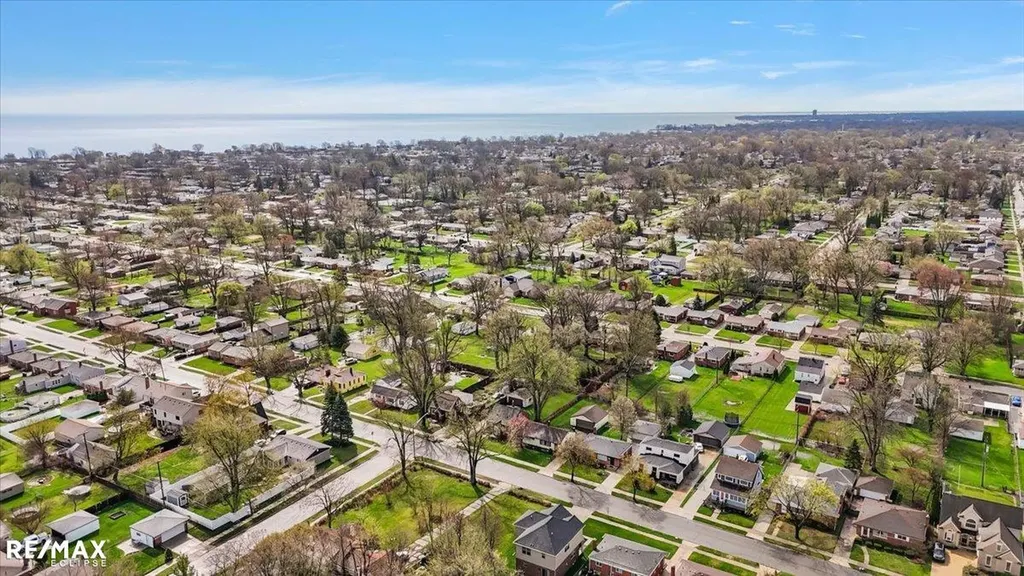 21740 Francis Street St. Clair Shores City MI 48082