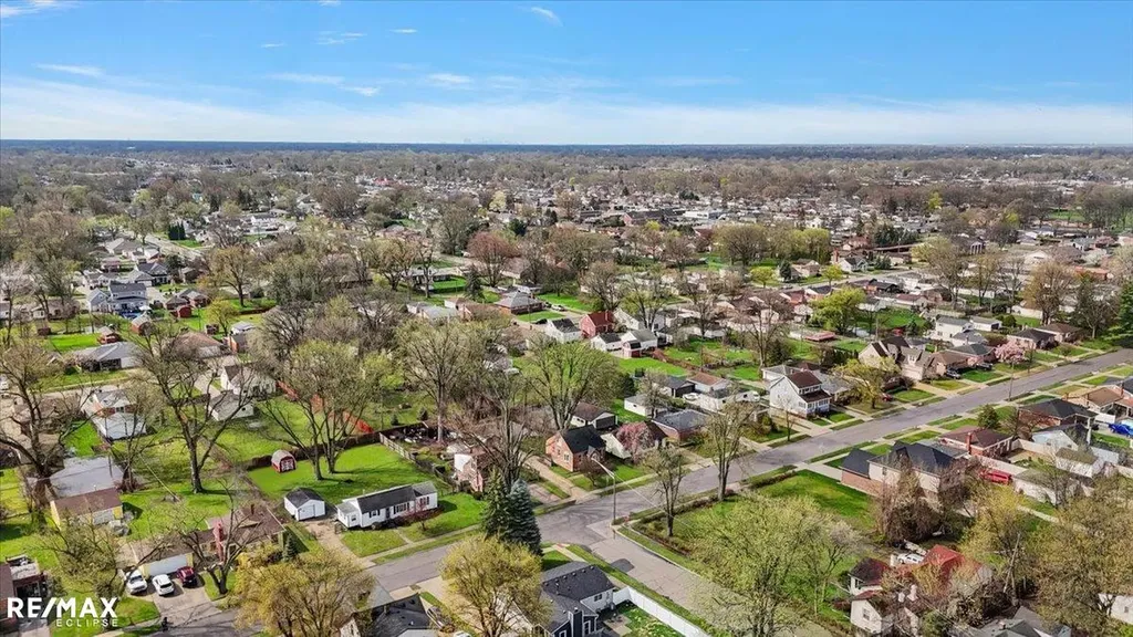 21740 Francis Street St. Clair Shores City MI 48082