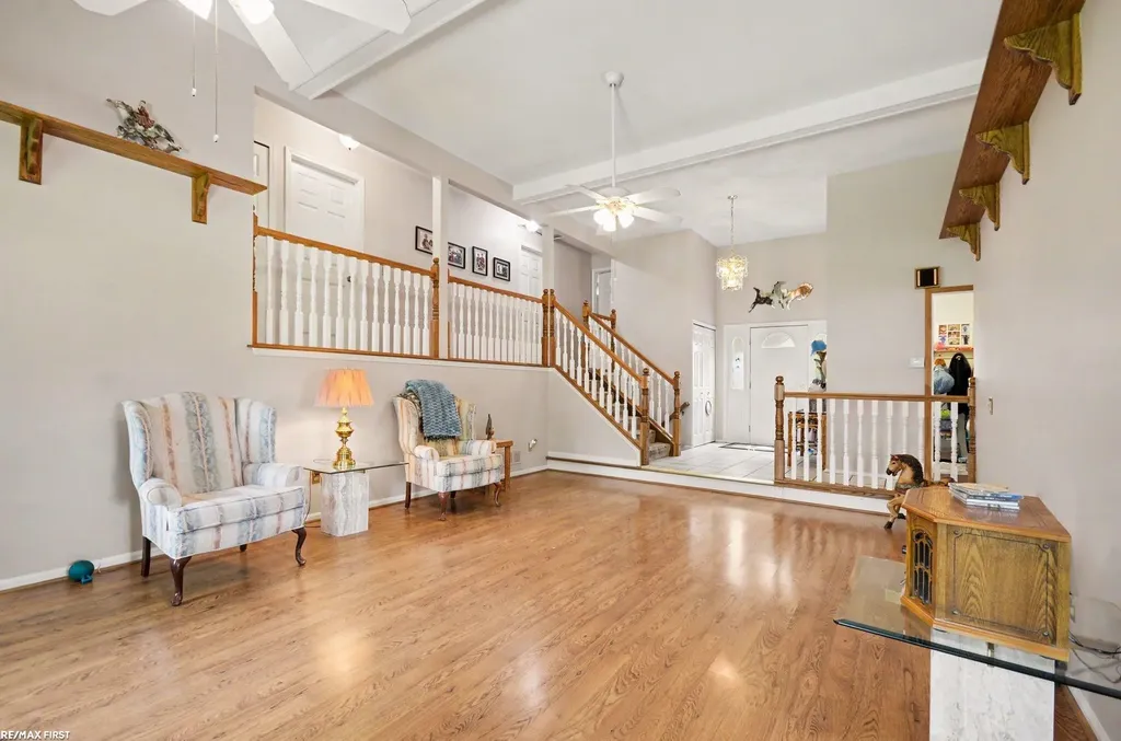 38258 Luxbury Court Sterling Heights City MI 48312