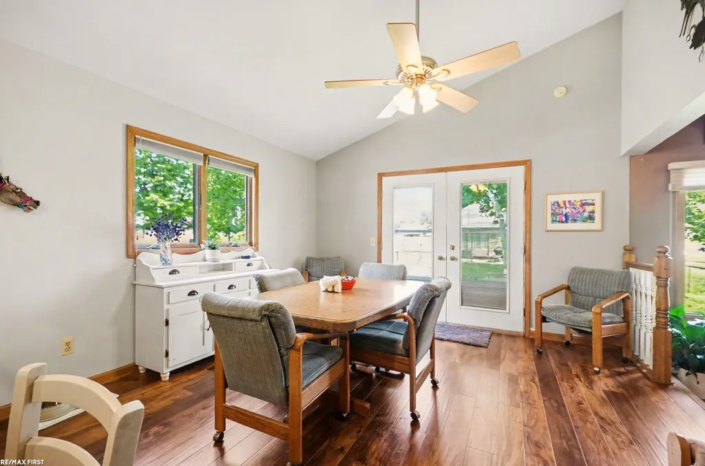 38258 Luxbury Court Sterling Heights City MI 48312