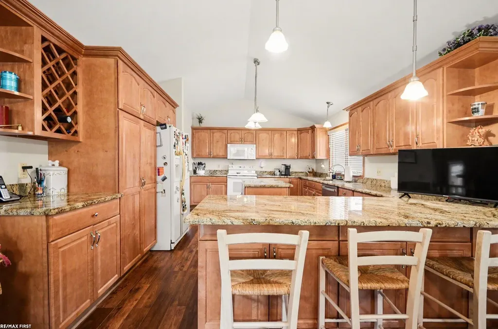 38258 Luxbury Court Sterling Heights City MI 48312
