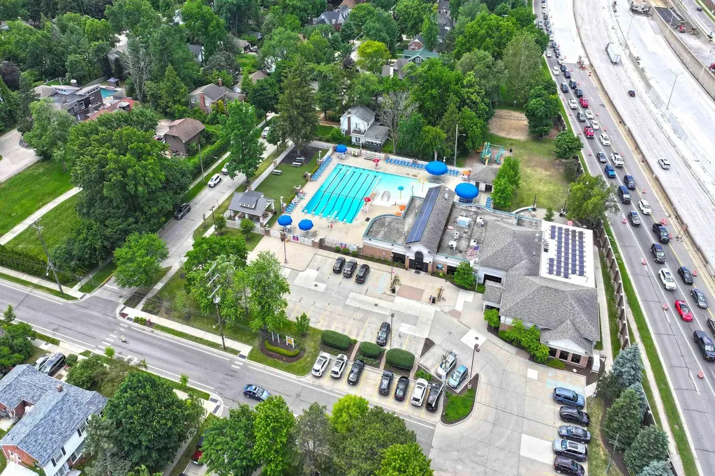 762 W Oakridge Ferndale City MI 48220