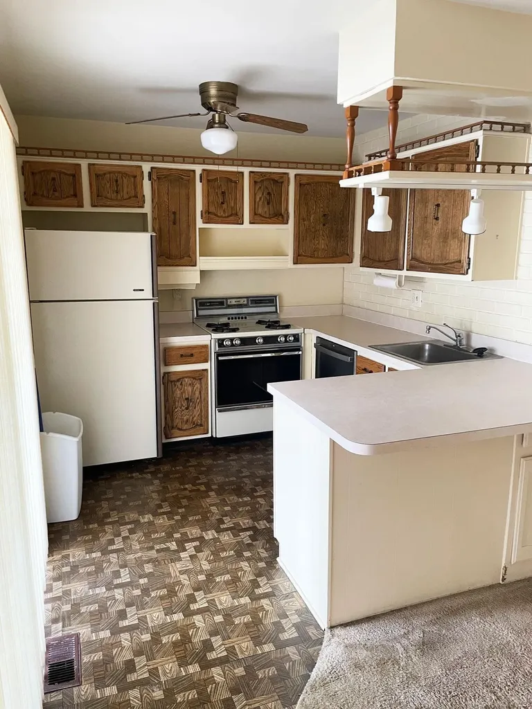 2684 Roundtree Drive Troy City MI 48083