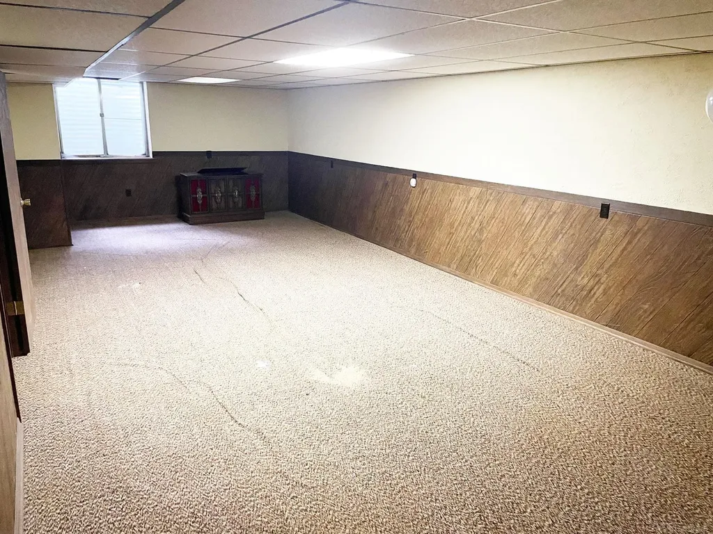 2684 Roundtree Drive Troy City MI 48083