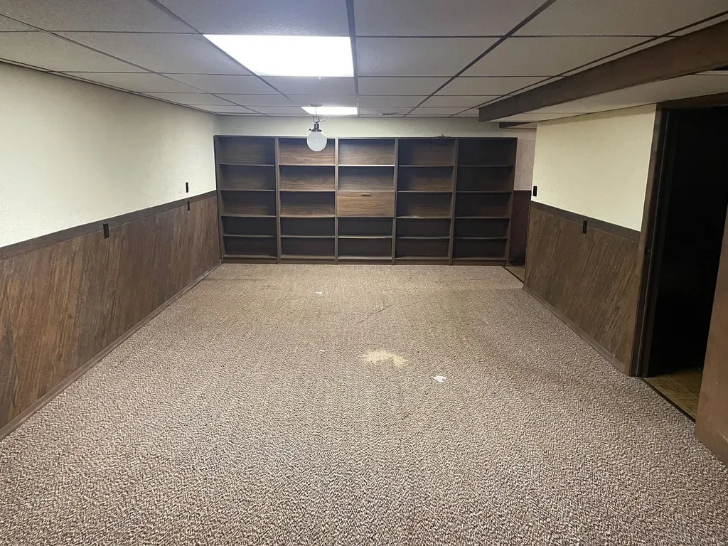 2684 Roundtree Drive Troy City MI 48083