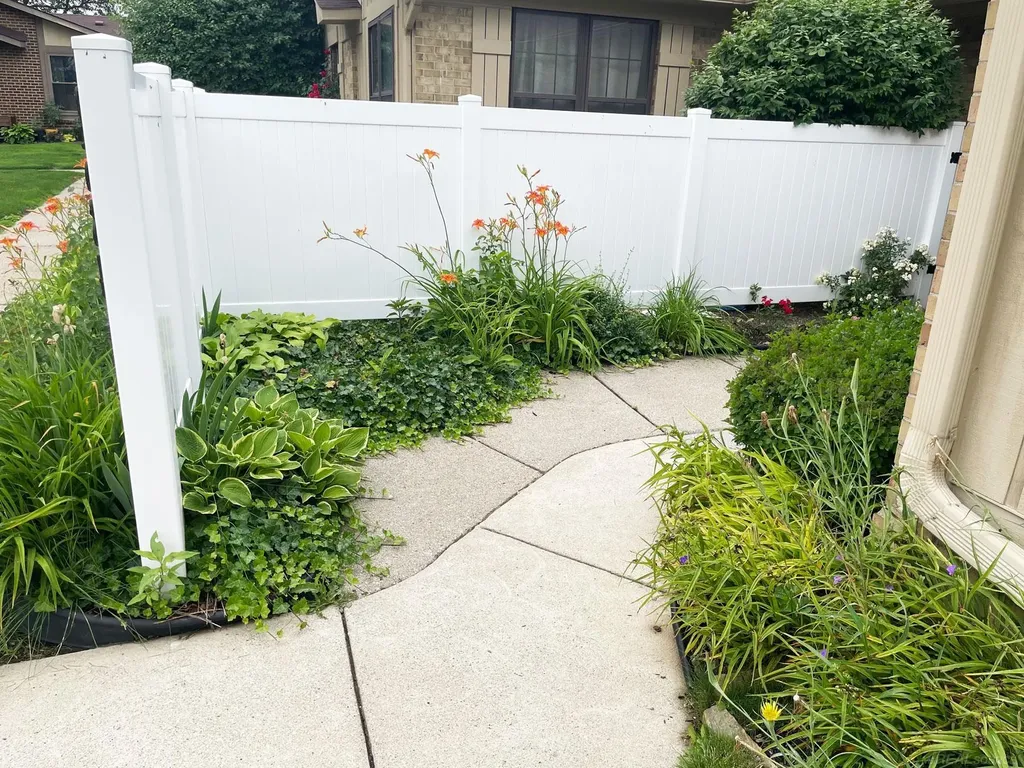 2684 Roundtree Drive Troy City MI 48083