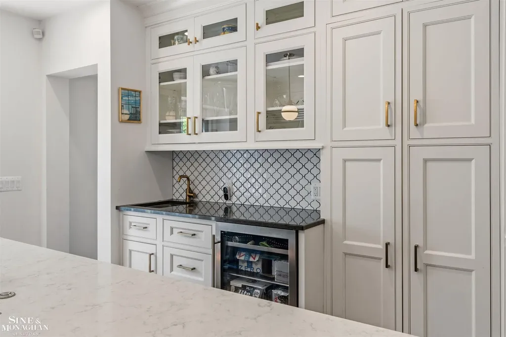398 Rivard Boulevard Grosse Pointe City MI 48230