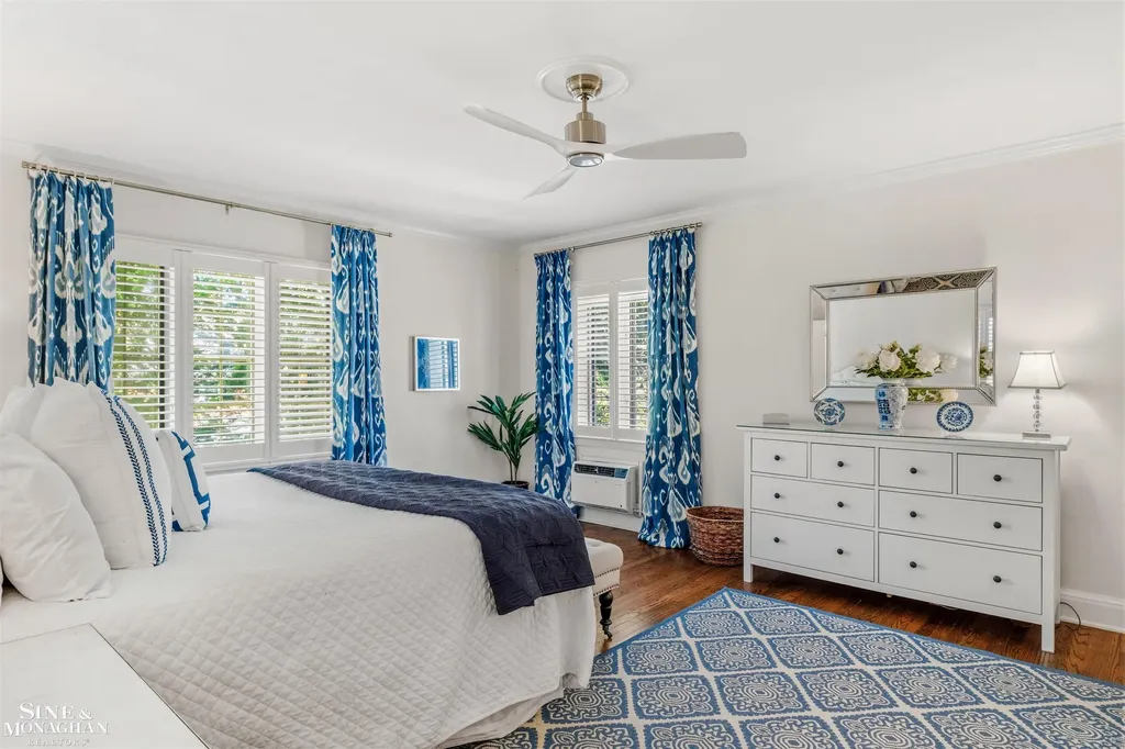 398 Rivard Boulevard Grosse Pointe City MI 48230