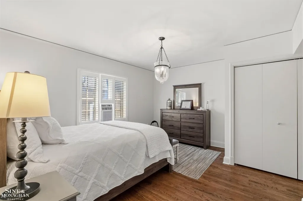 398 Rivard Boulevard Grosse Pointe City MI 48230