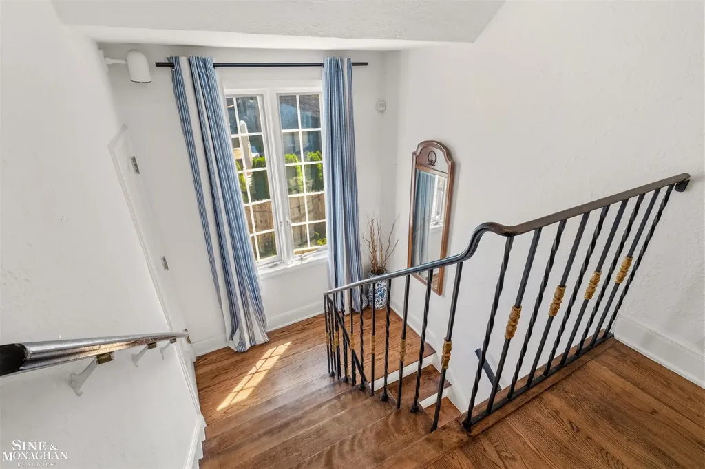 398 Rivard Boulevard Grosse Pointe City MI 48230