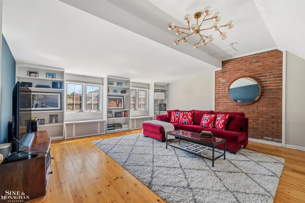 398 Rivard Boulevard Grosse Pointe City MI 48230