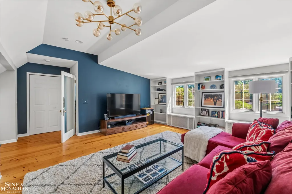 398 Rivard Boulevard Grosse Pointe City MI 48230