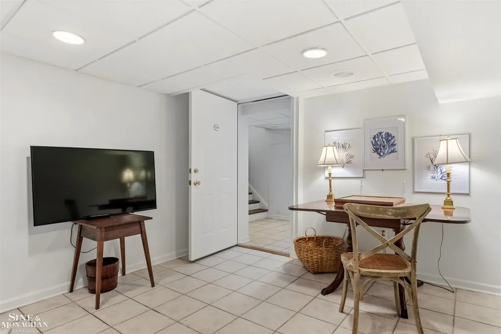 398 Rivard Boulevard Grosse Pointe City MI 48230