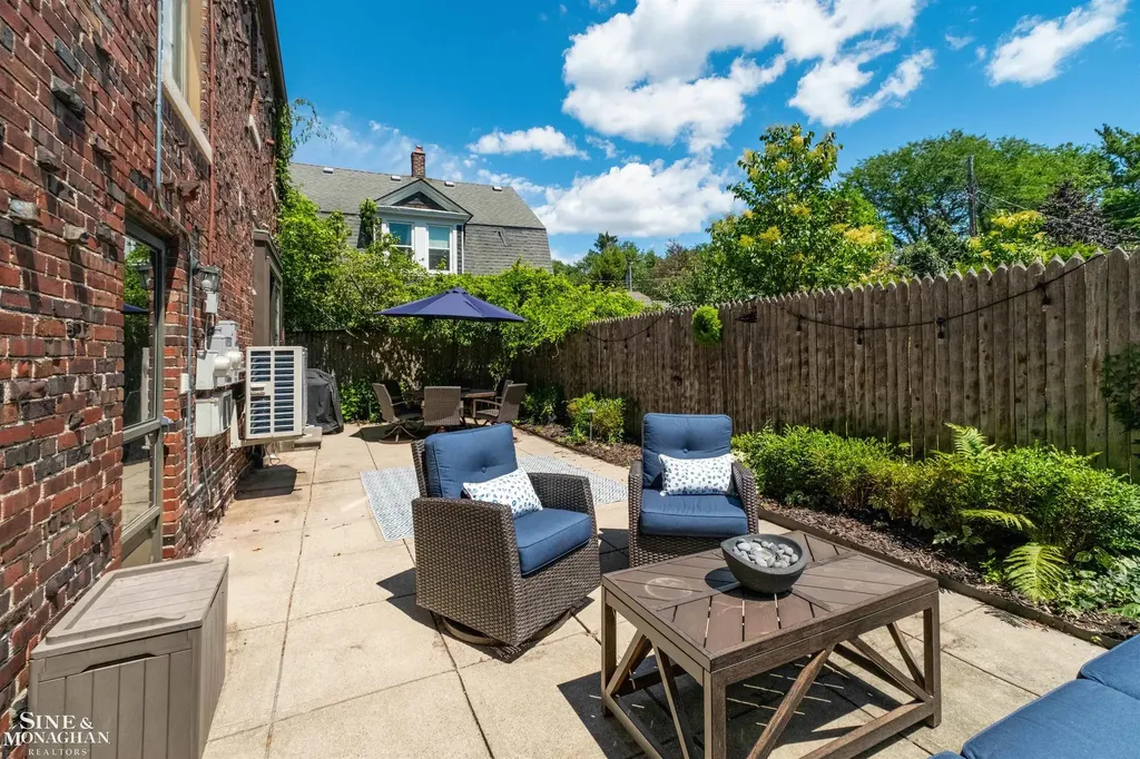 398 Rivard Boulevard Grosse Pointe City MI 48230
