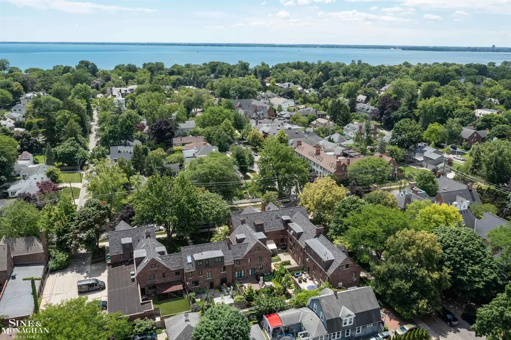 398 Rivard Boulevard Grosse Pointe City MI 48230