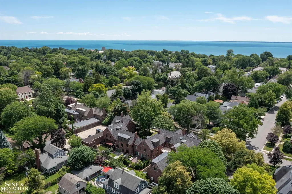 398 Rivard Boulevard Grosse Pointe City MI 48230