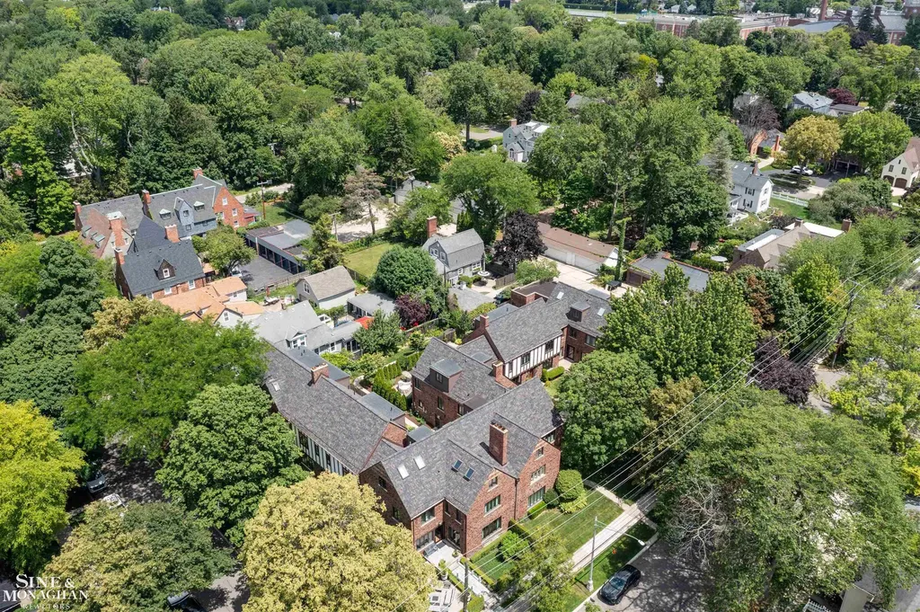 398 Rivard Boulevard Grosse Pointe City MI 48230