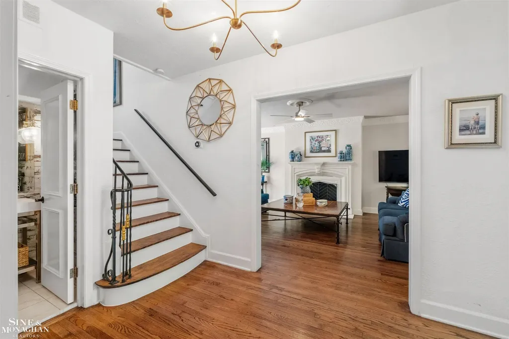 398 Rivard Boulevard Grosse Pointe City MI 48230