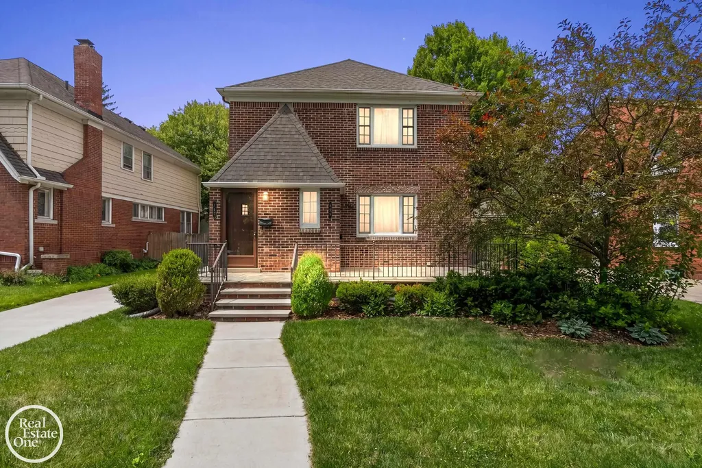 897 Rivard Boulevard Grosse Pointe City MI 48230