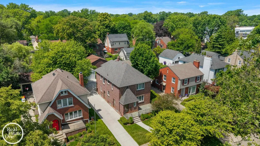 897 Rivard Boulevard Grosse Pointe City MI 48230