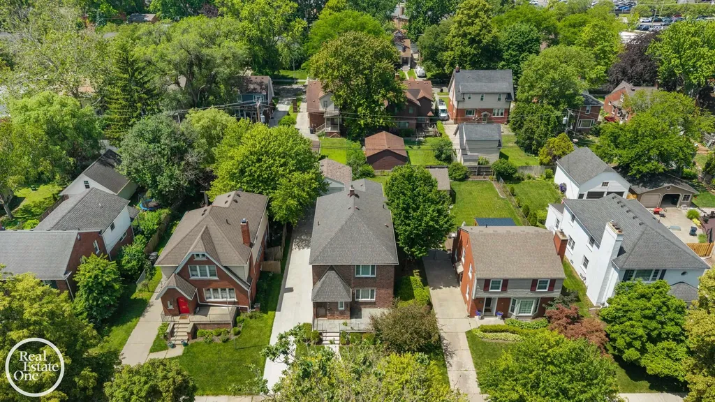 897 Rivard Boulevard Grosse Pointe City MI 48230